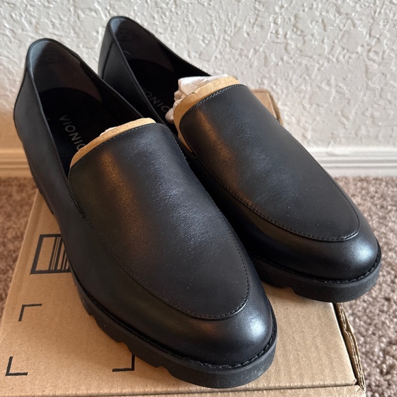 VIONIC KENSLEY LOAFER - Picture 1 of 5
